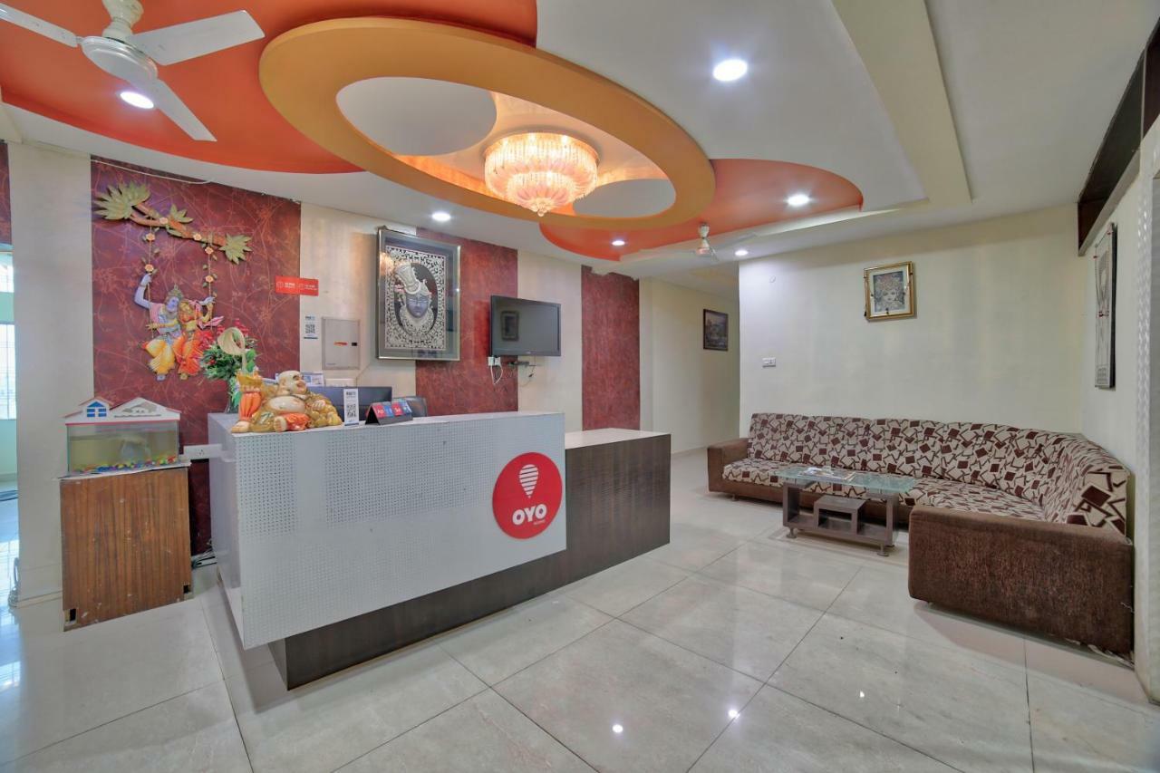 Oyo 35538 Hotel Risha Chandrapur Eksteriør bilde