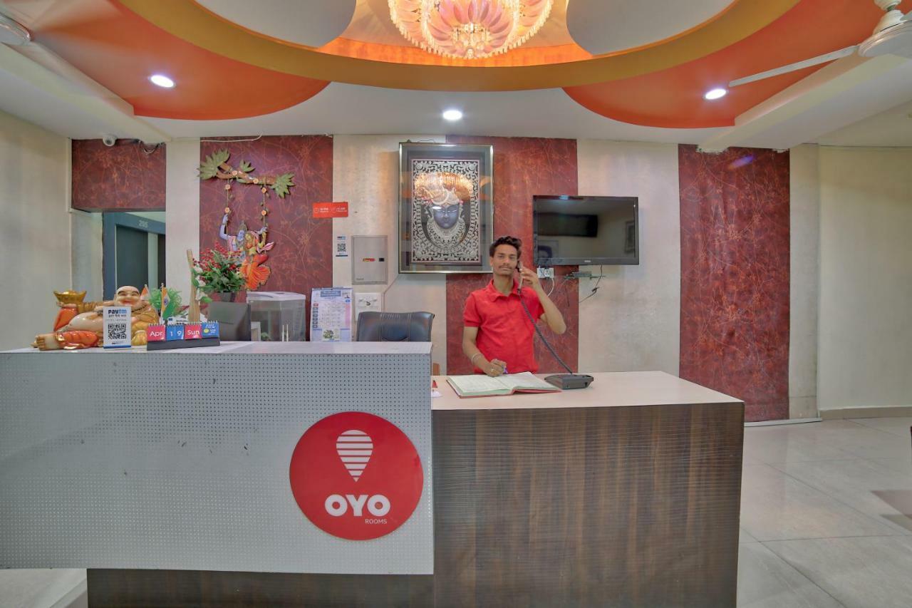 Oyo 35538 Hotel Risha Chandrapur Eksteriør bilde