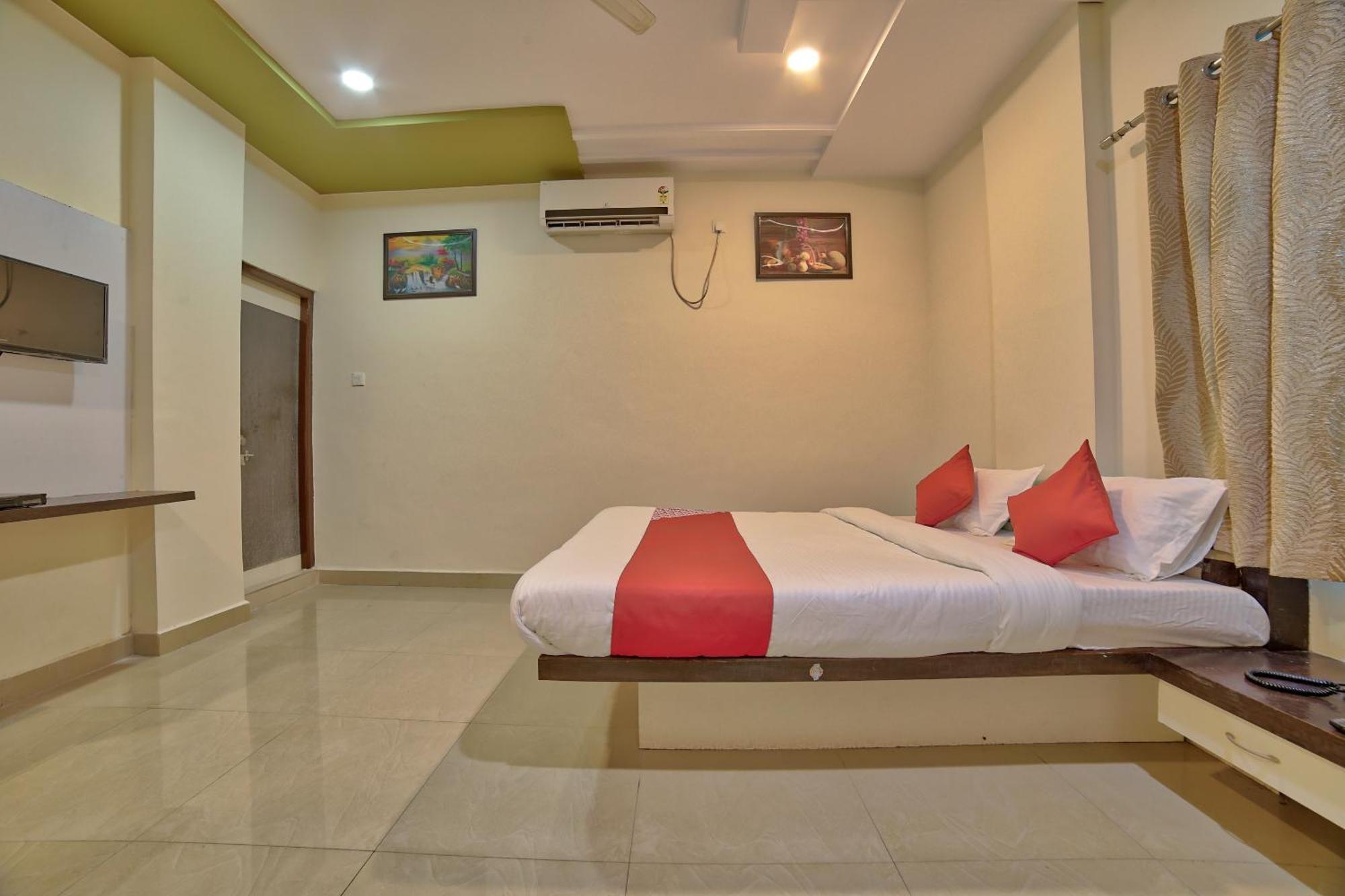 Oyo 35538 Hotel Risha Chandrapur Eksteriør bilde